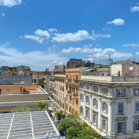 Colosseo Rooftop 36 - Exclusive Terrace, Solarium & Skyline View Apartment *